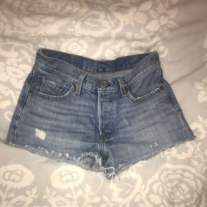 High rise Levi 501 mid wash denim shorts